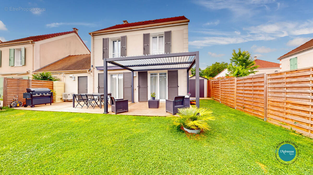 Maison à MENNECY