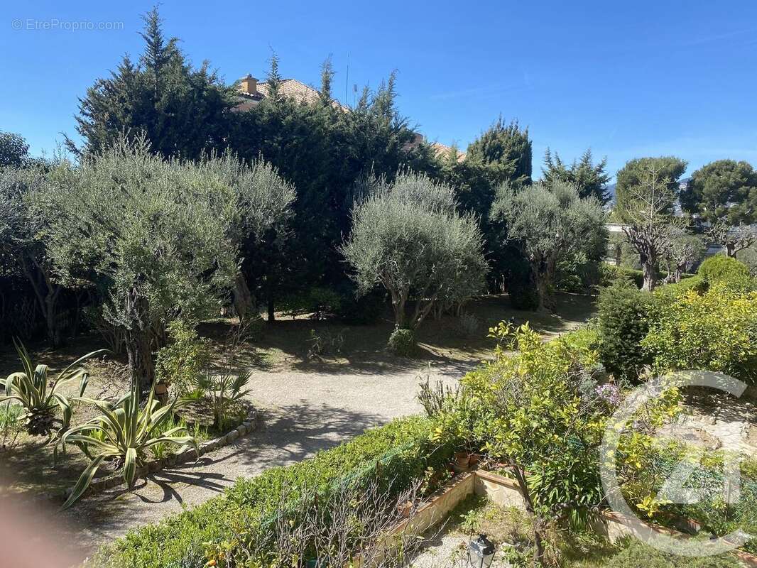 Appartement à ROQUEBRUNE-CAP-MARTIN