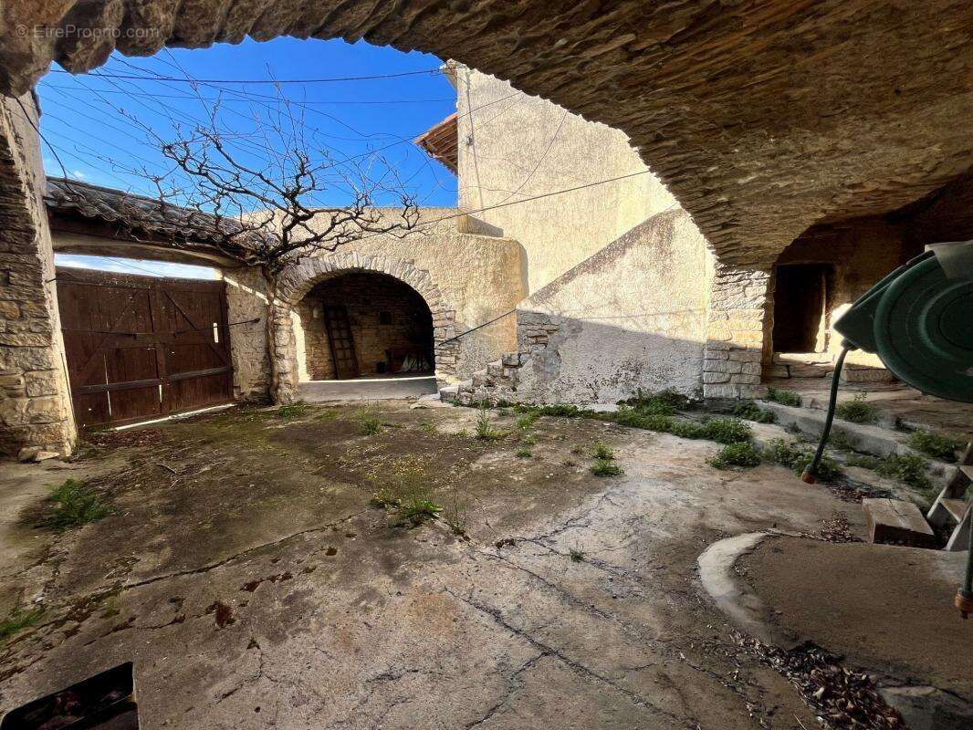 Maison à GROSPIERRES
