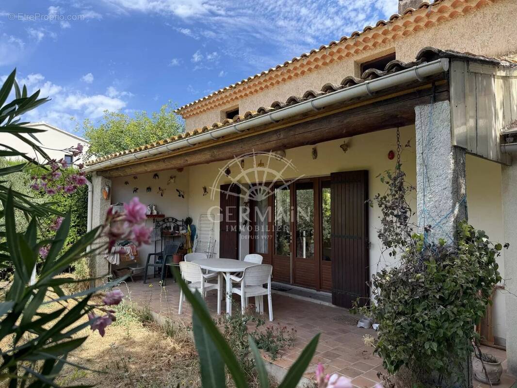 Maison à L&#039;ISLE-SUR-LA-SORGUE