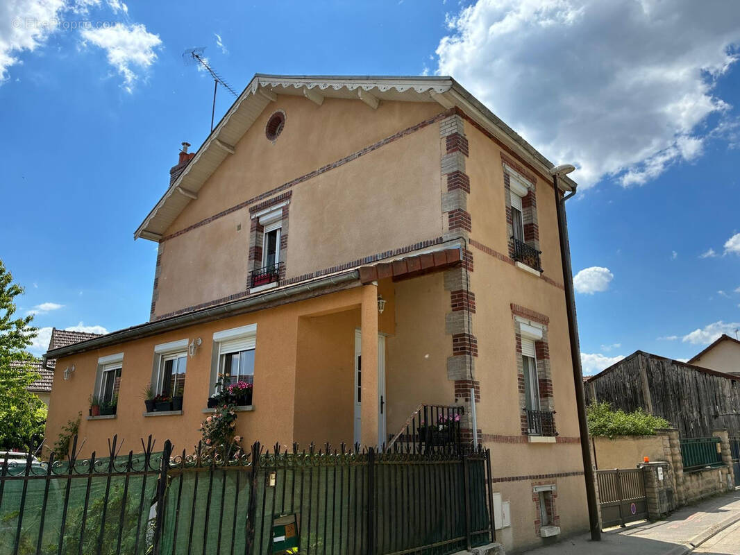 Maison à ROMILLY-SUR-SEINE