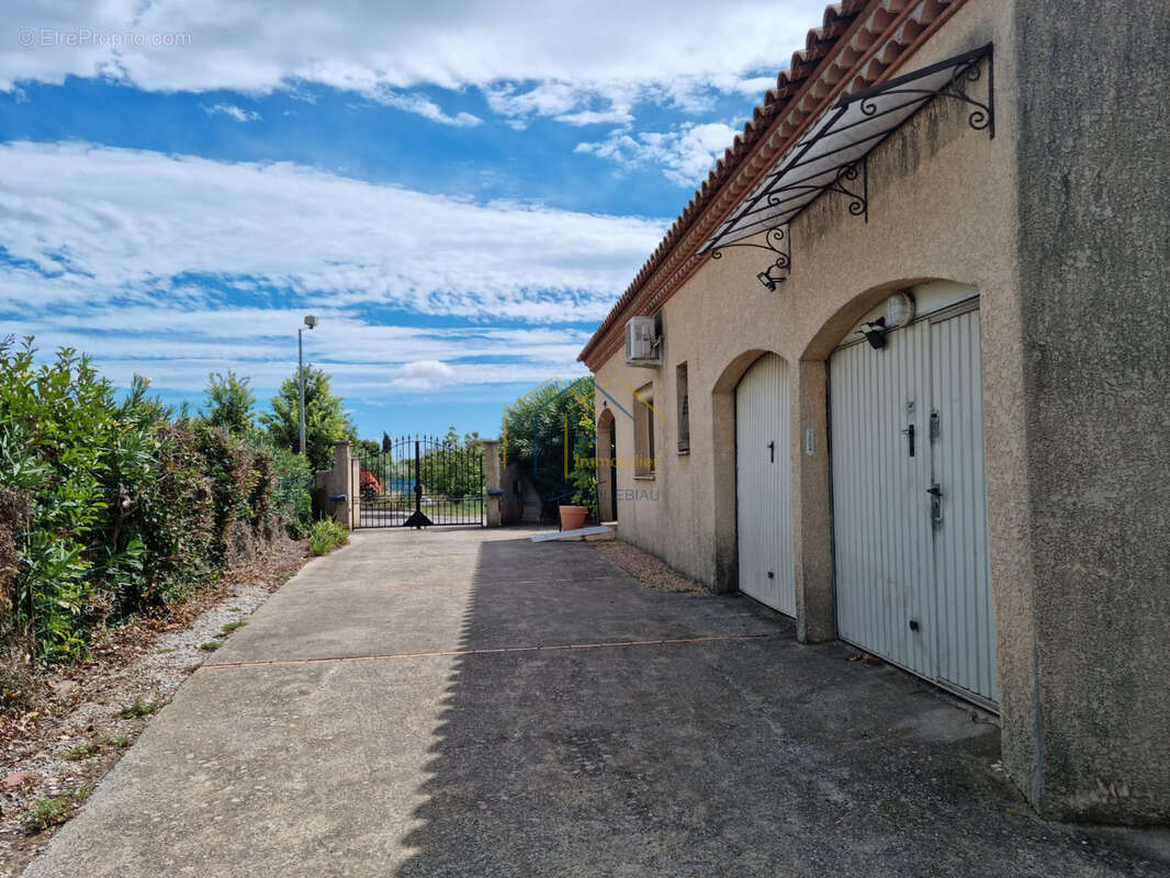 Maison à SAINT-FELIX-DE-LODEZ