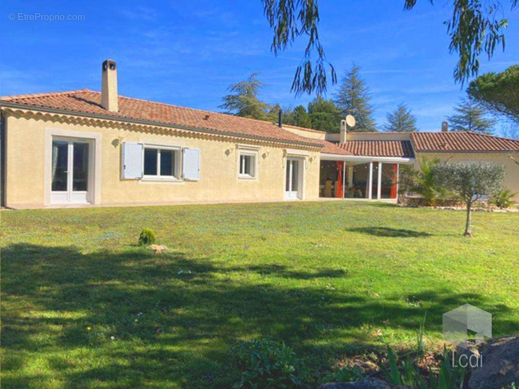 Maison à MONTELIMAR