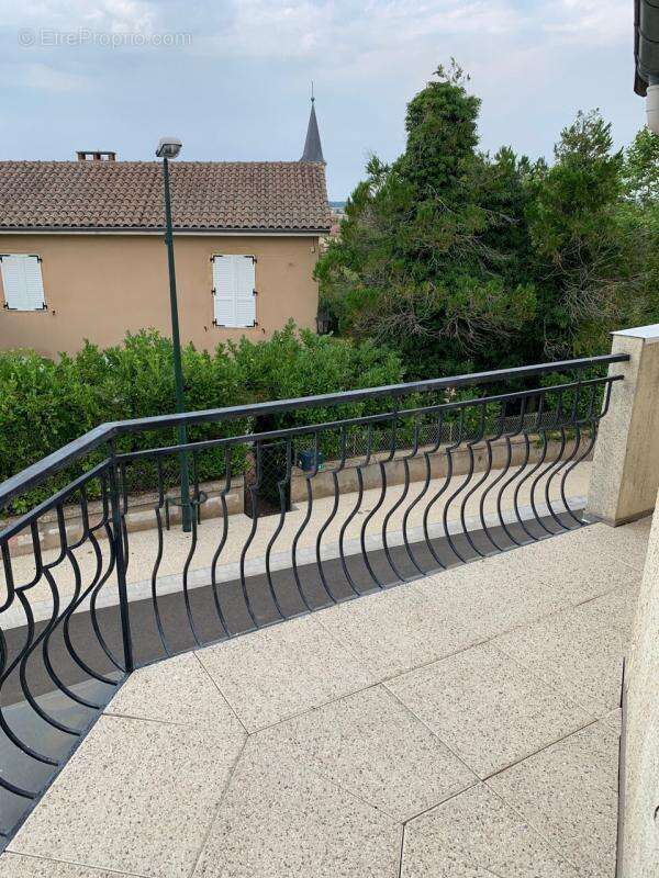 Appartement à CHARLIEU