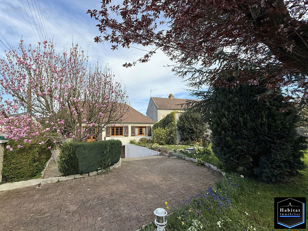 Maison à NANTEUIL-LE-HAUDOUIN
