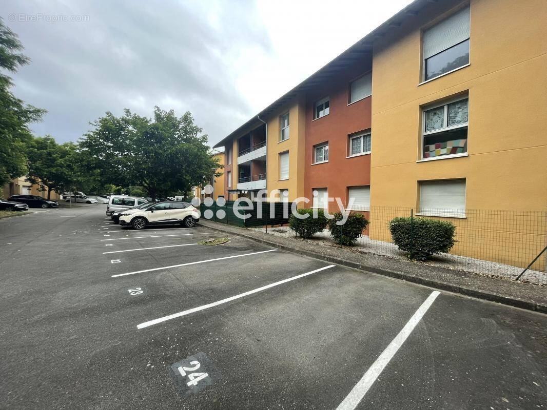 Parking à GRENADE