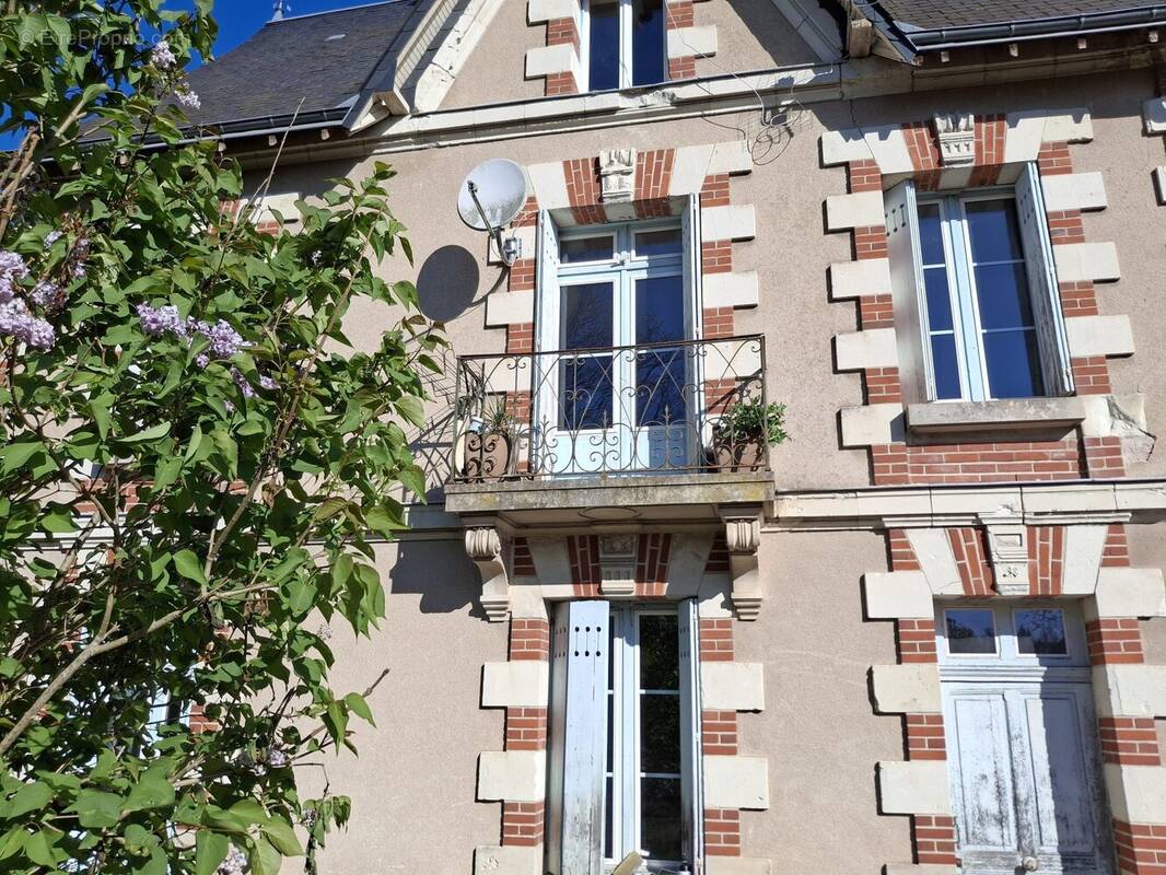 Maison à SAINT-CYR-SUR-LOIRE