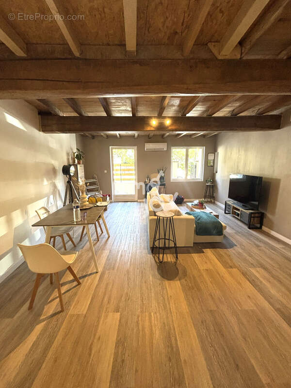 Maison à MONTAIGUT-SUR-SAVE