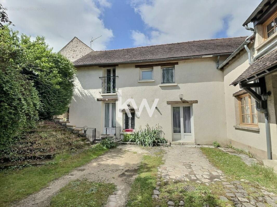 Maison à MENNECY