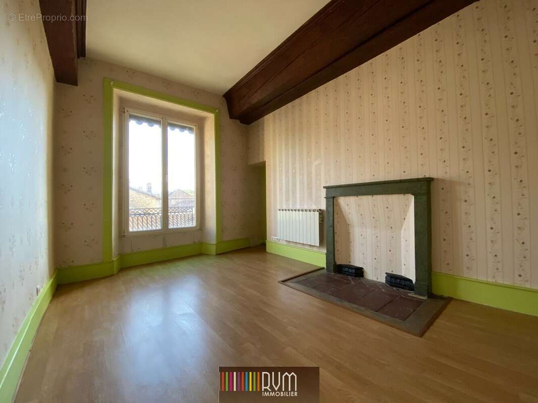 Appartement à PONCIN