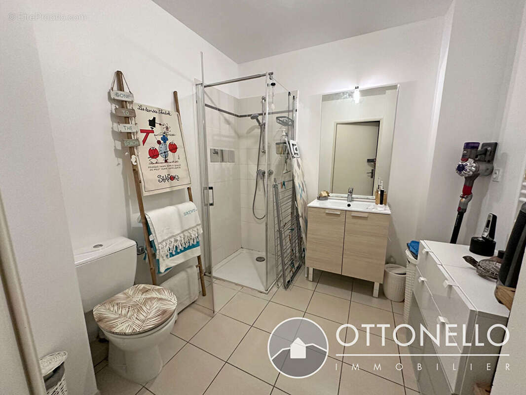 Appartement à ROQUEBRUNE-SUR-ARGENS