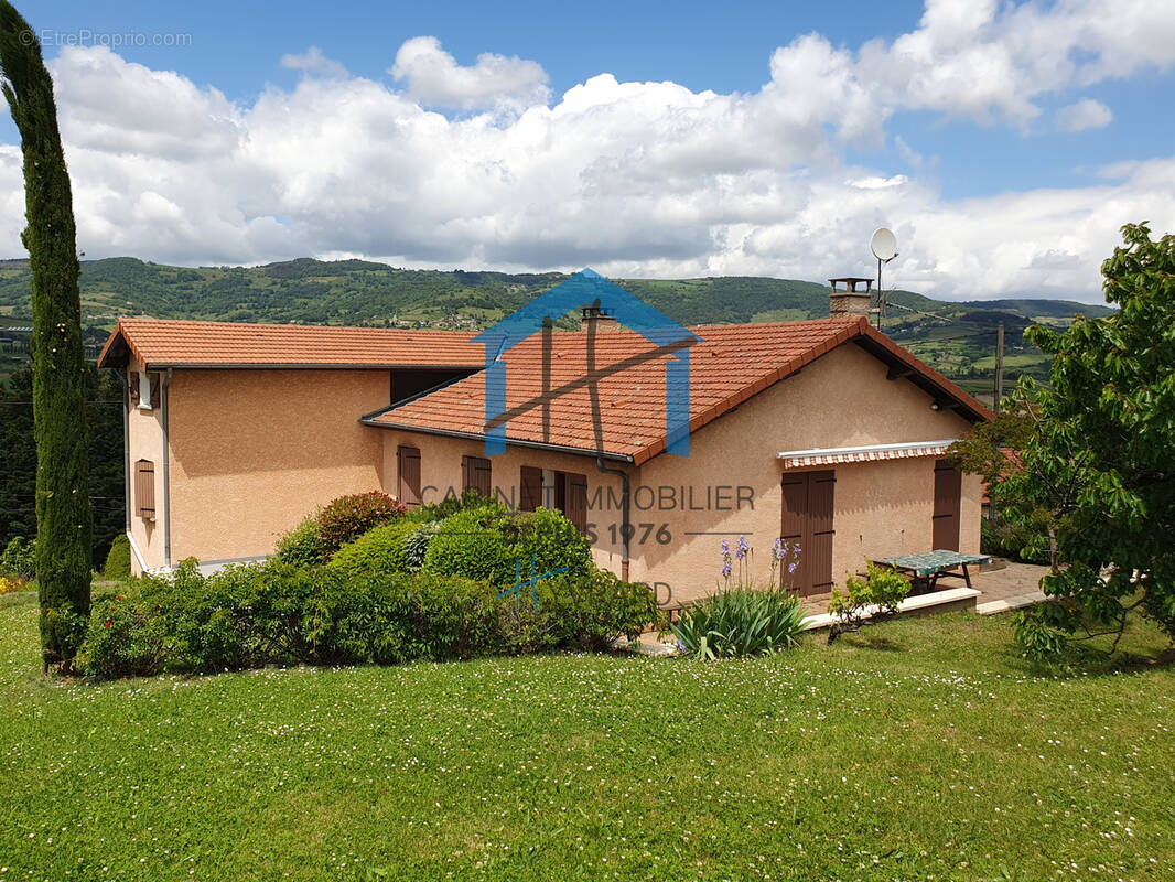 Maison à CELLIEU