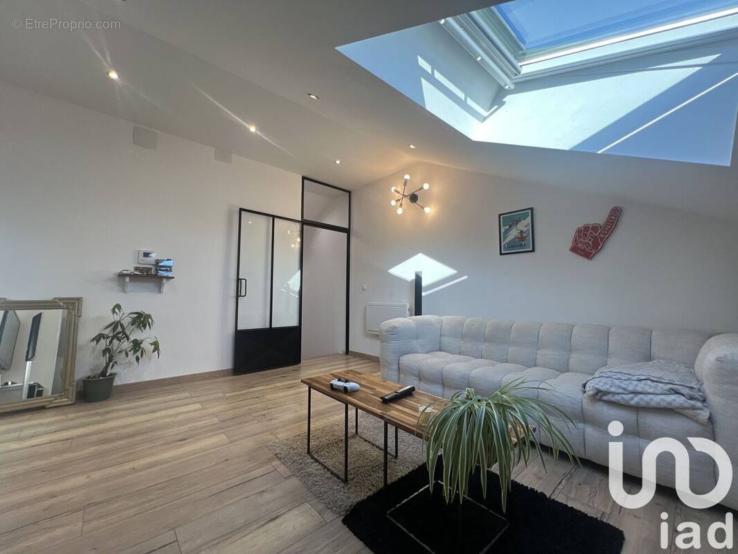 Photo 1 - Appartement à SAULNY