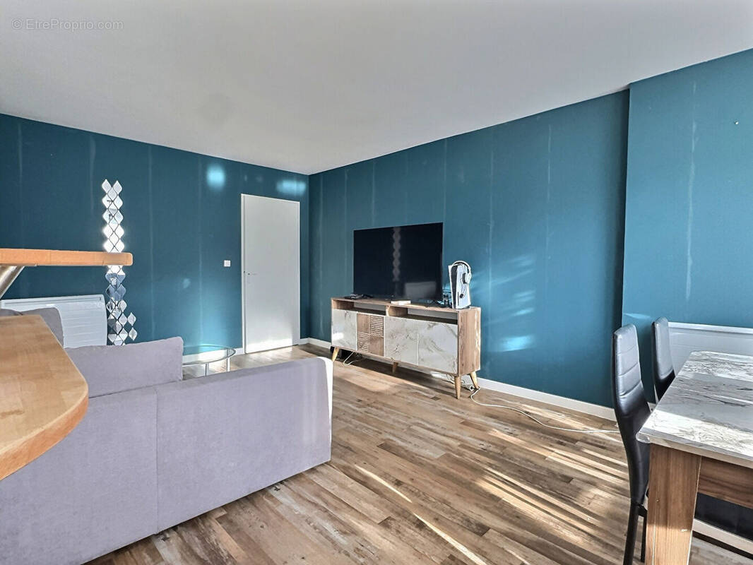 Appartement à SAVIGNY-LE-TEMPLE
