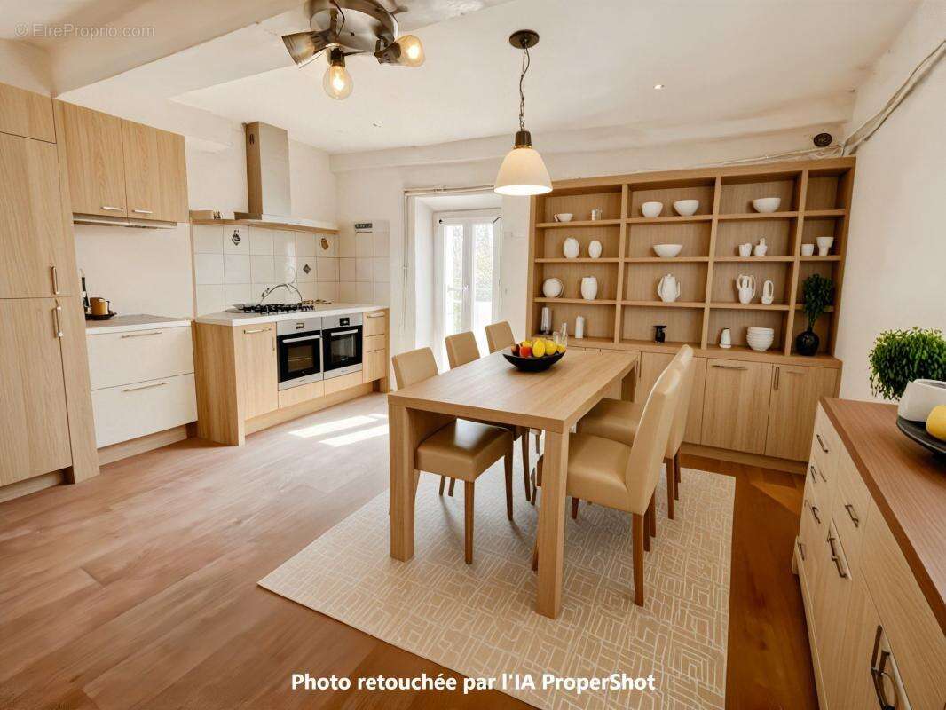Appartement à SOLLIES-PONT