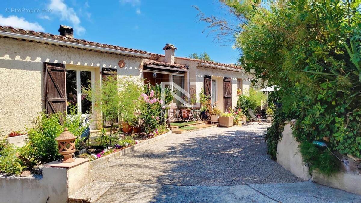 Maison à LES ADRETS-DE-L&#039;ESTEREL