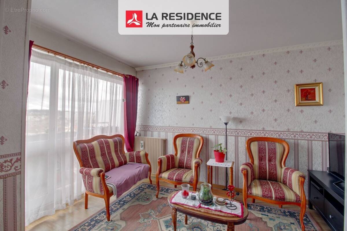 Appartement à LES MUREAUX
