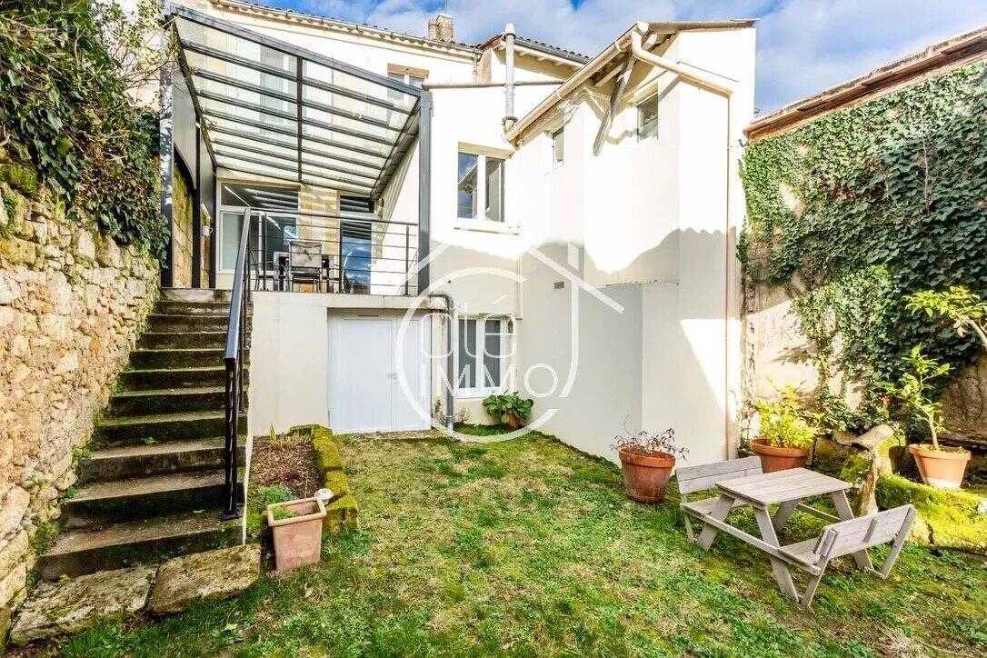 Maison à SAINT-EMILION