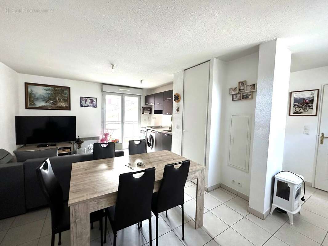 Appartement à SAINT-LAURENT-DU-VAR