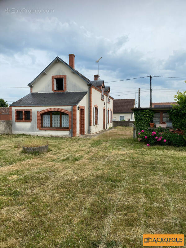 Maison à POILLY-LEZ-GIEN