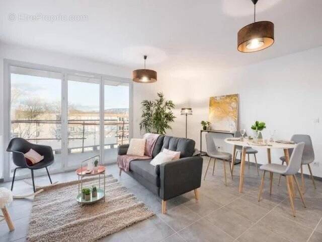 Appartement à HYERES
