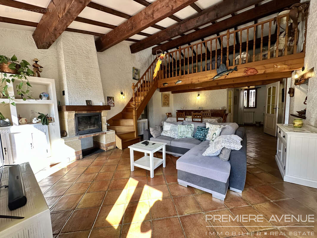 Maison à LA GARDE-FREINET
