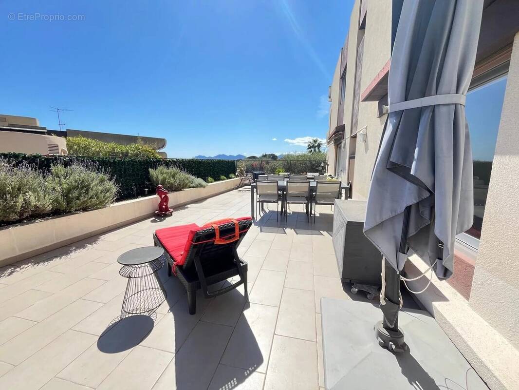 Appartement à LE CANNET