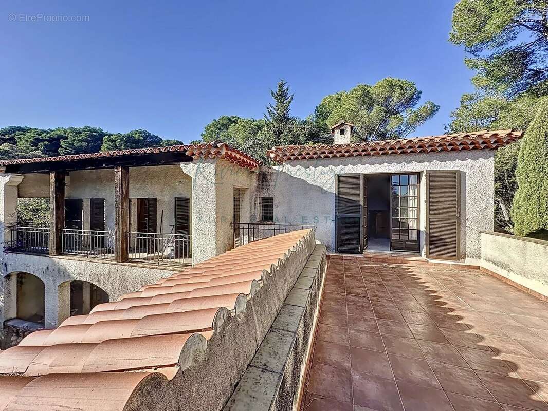 Maison à VALLAURIS