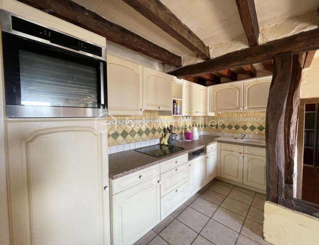 Maison à GIFFAUMONT-CHAMPAUBERT