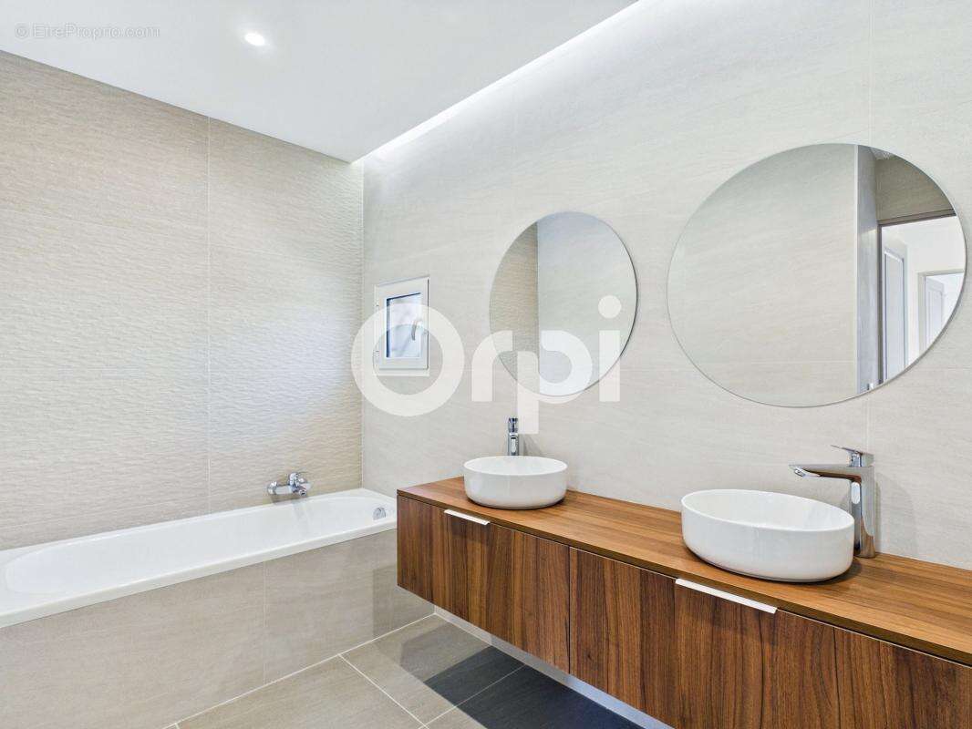 Appartement à MANDELIEU-LA-NAPOULE