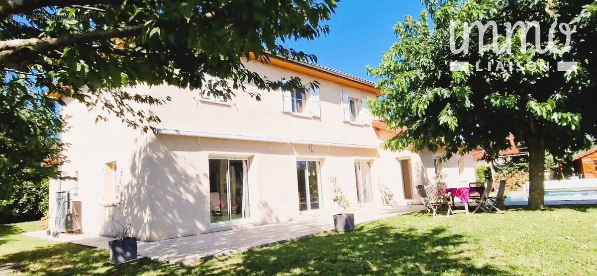 Maison à LA TOUR-DU-PIN