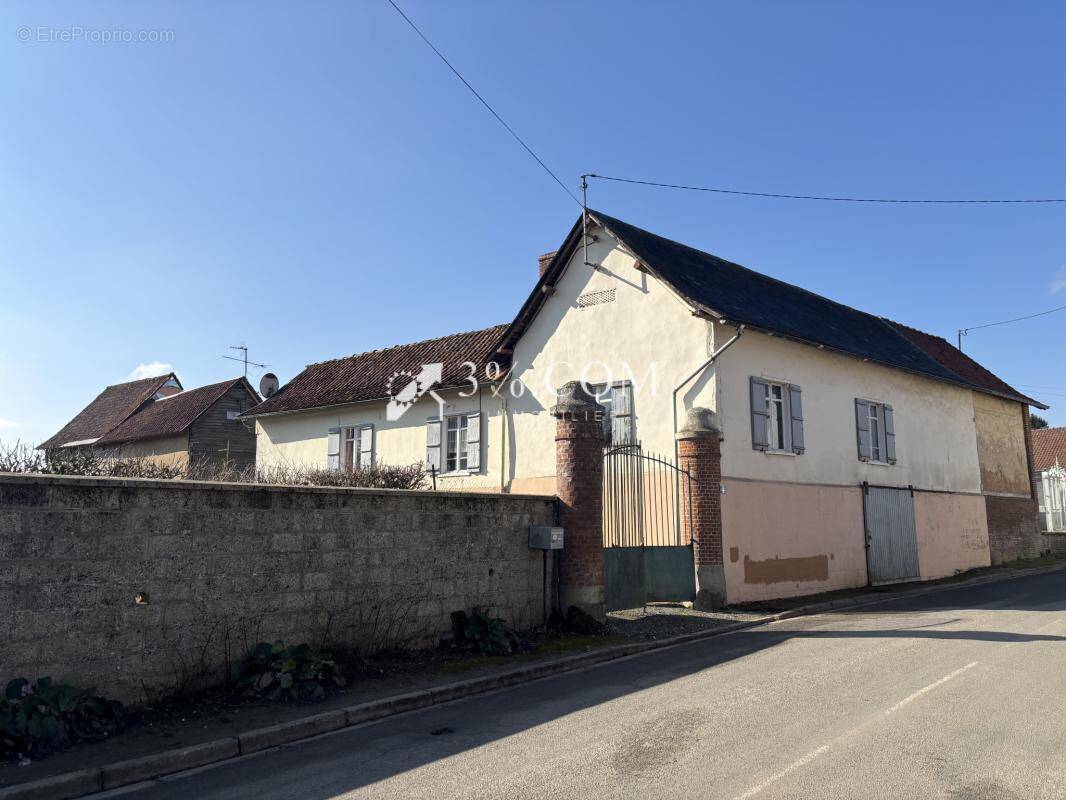 Maison à TOURS-EN-VIMEU