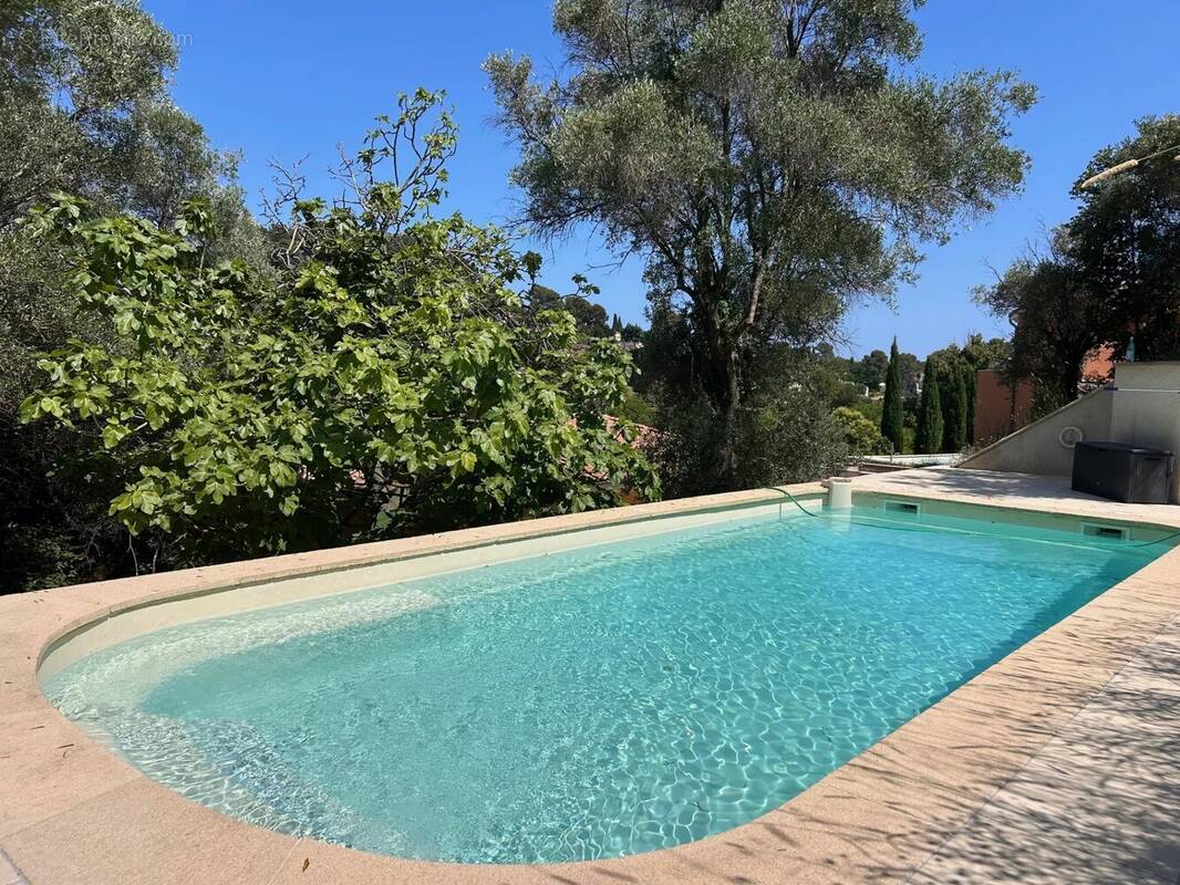 Maison à MOUGINS