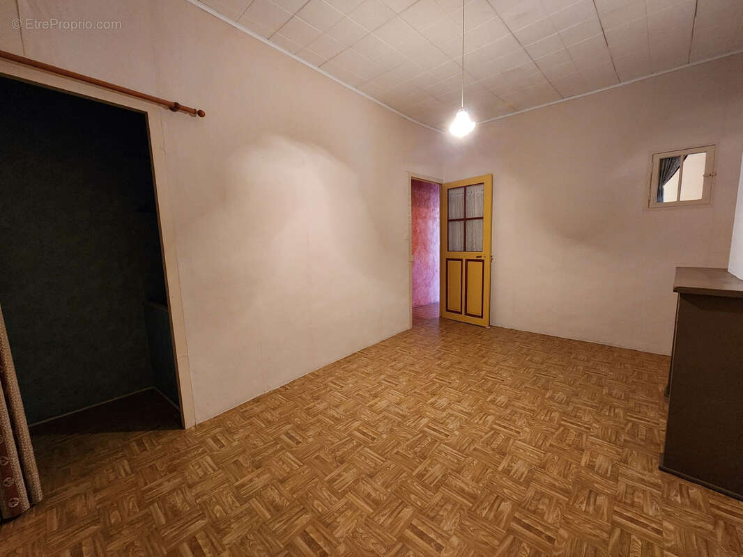 Maison à VIOLES
