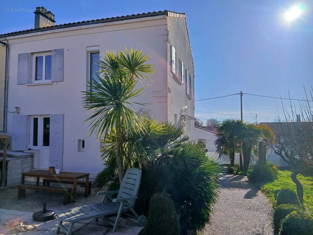 Maison à JONZAC