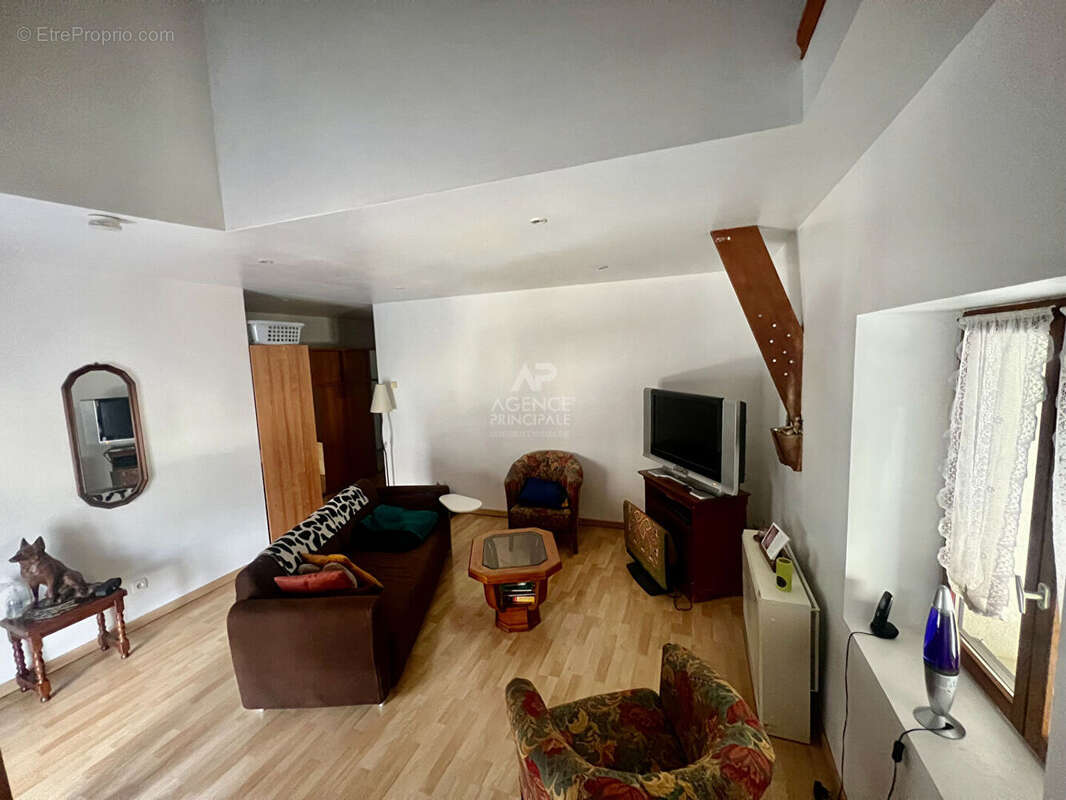 Maison à ENNERY