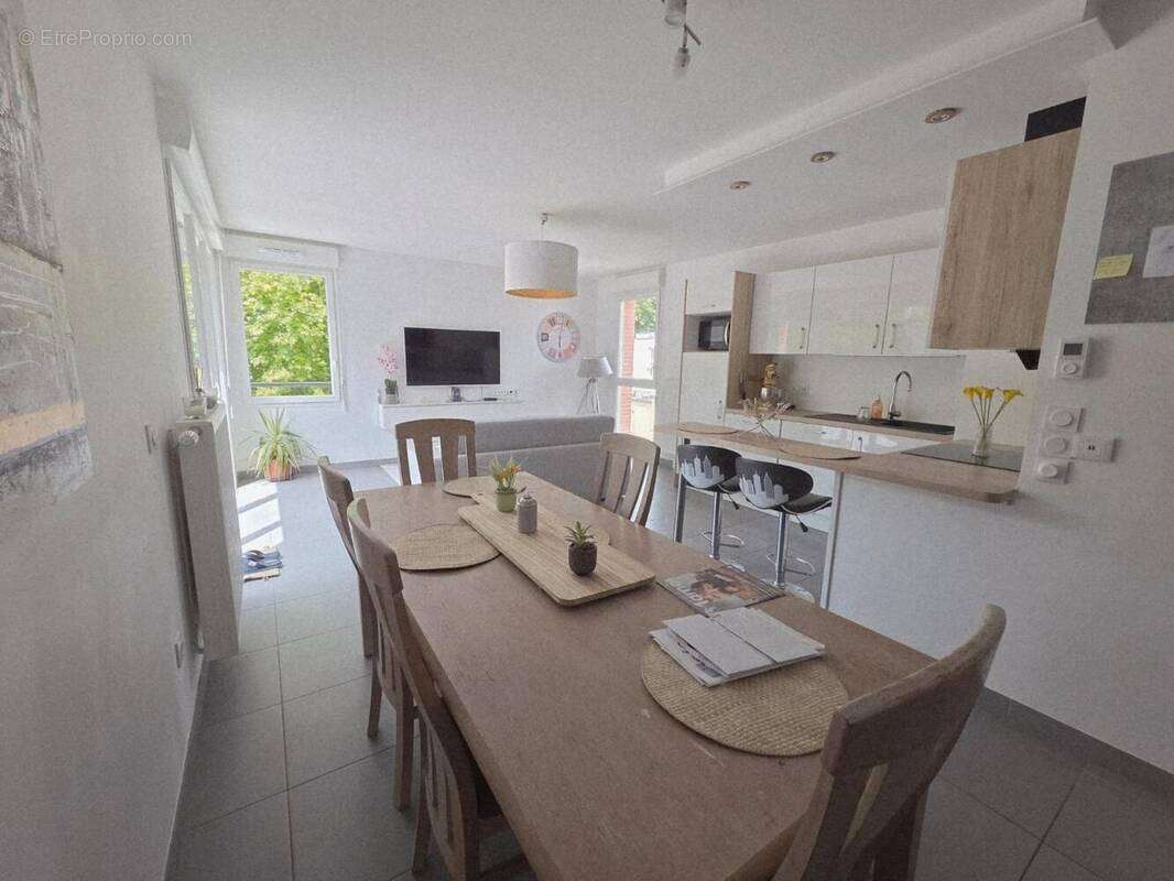 Photo 1 - Appartement à TINQUEUX