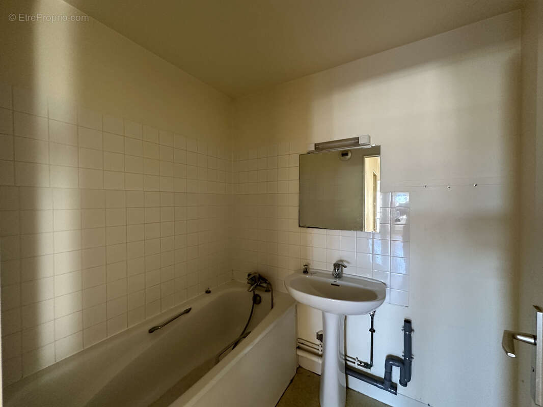 Appartement à SAINT-JEAN-DE-BRAYE