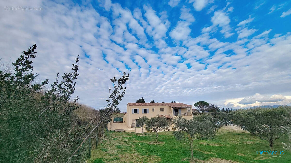 Maison à COURTHEZON