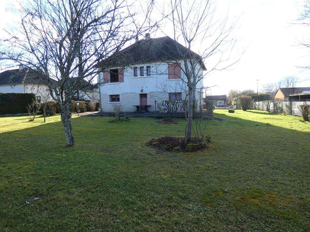 Maison à CHERVEIX-CUBAS