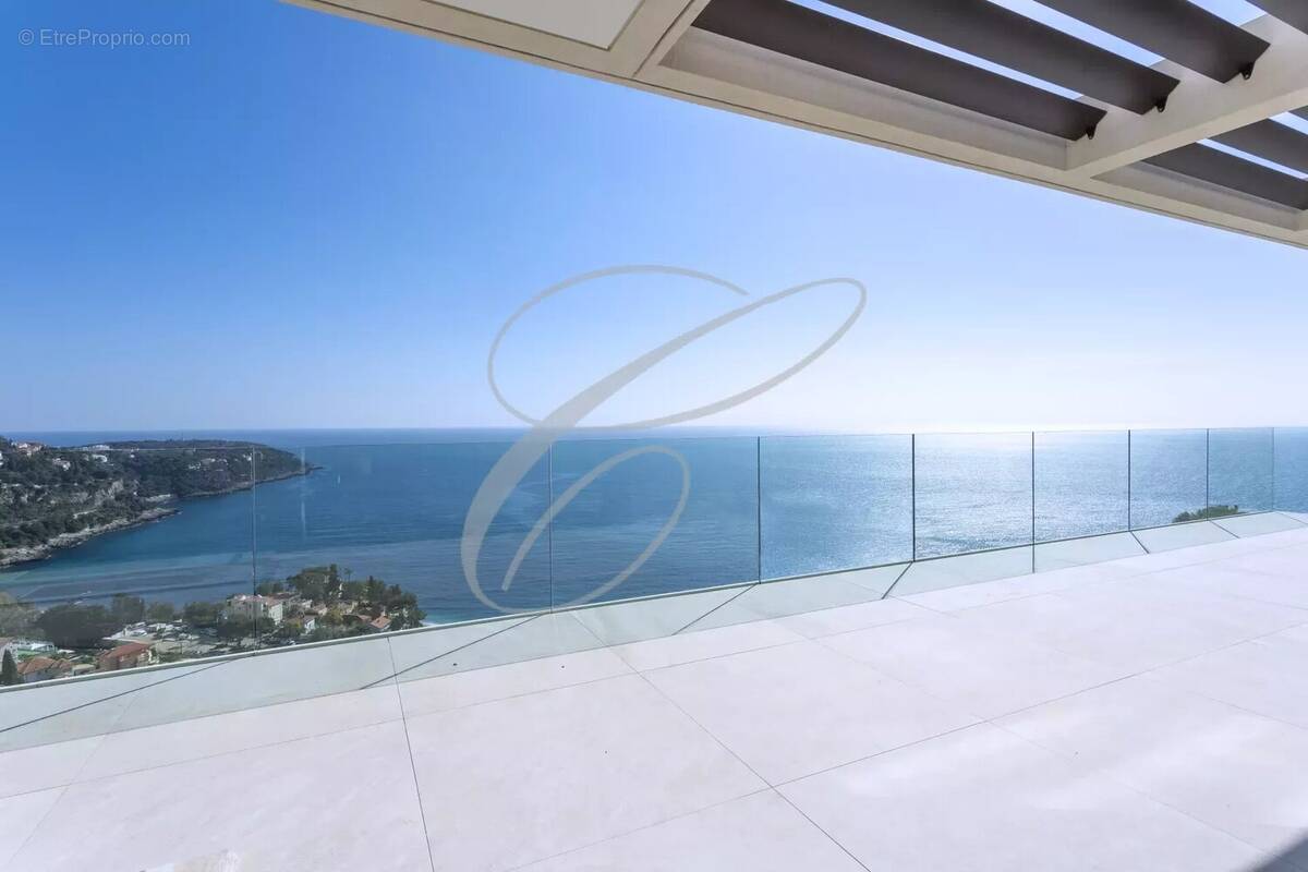 Appartement à ROQUEBRUNE-CAP-MARTIN