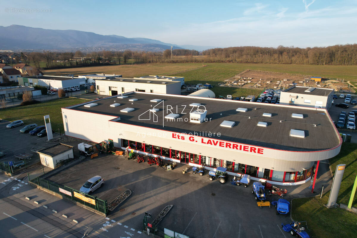 Commerce à ORNEX