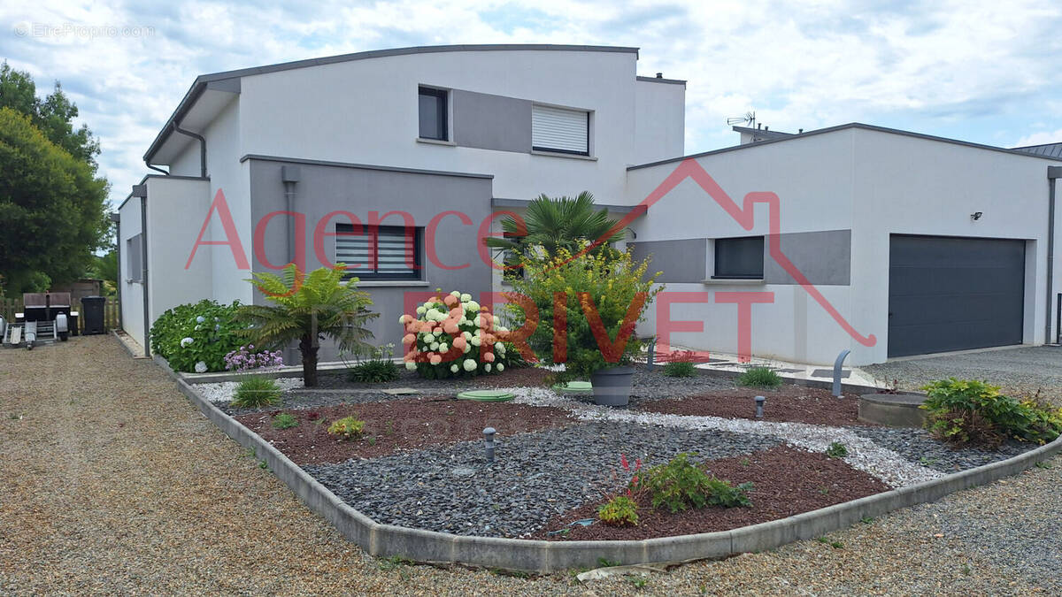 Maison à PONTCHATEAU