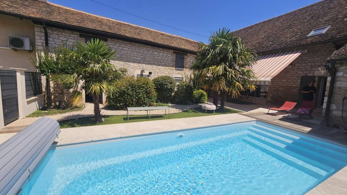 Maison à SAINT-MARCEL
