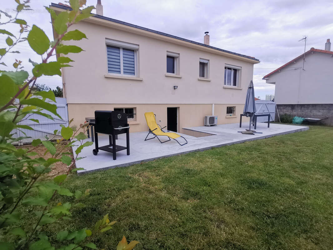 Maison à LES HERBIERS