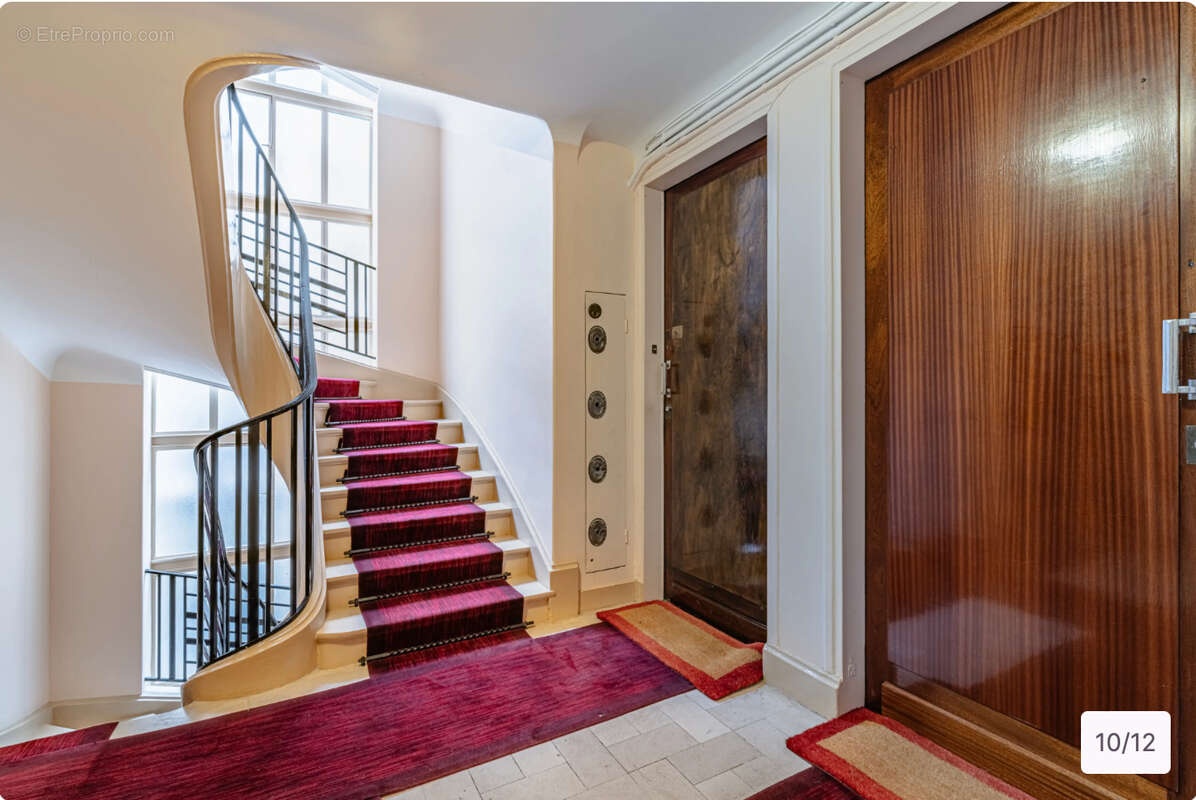 Appartement à PARIS-16E