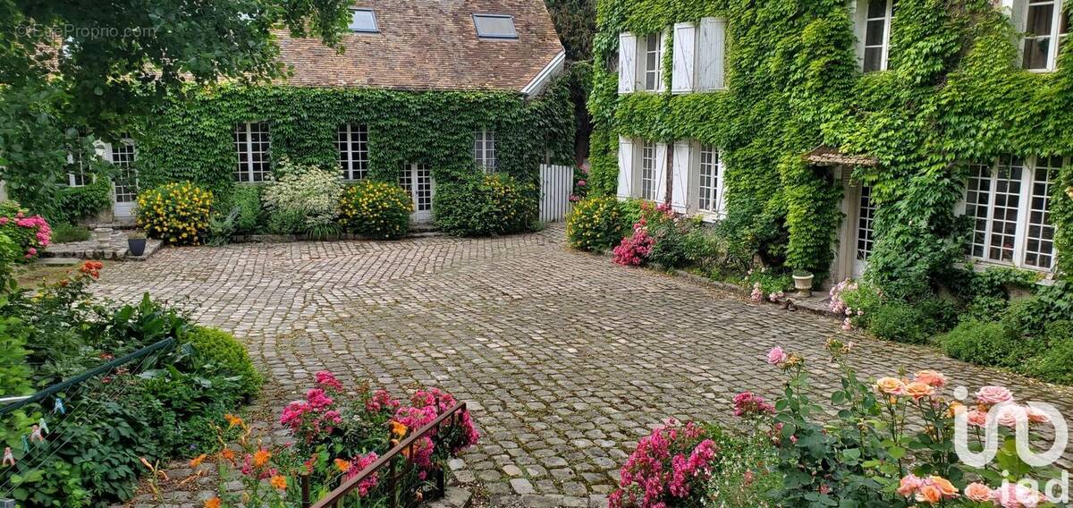 Photo 1 - Maison à SAINT-CHERON