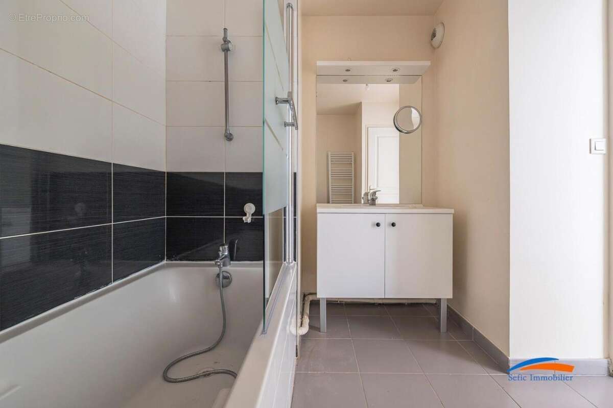   - Appartement à REIMS