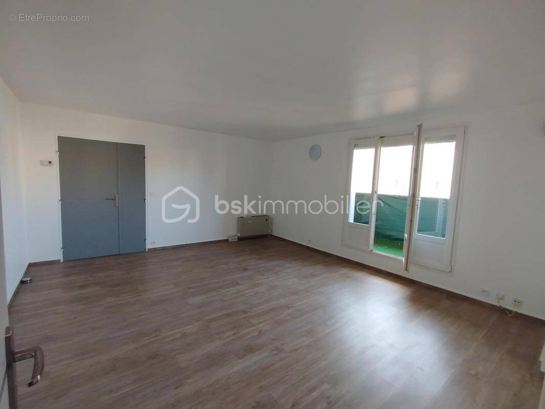 Appartement à LOGNES