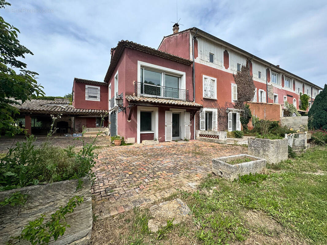 Maison à CHATEAUNEUF-DE-GADAGNE